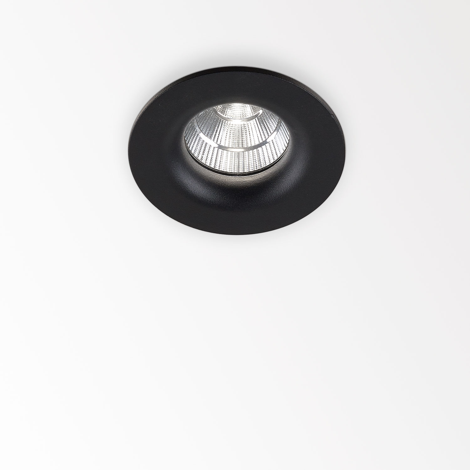 Delta Light 415 151 933 W MINI REO X 93040, белый, NON ADJUSTABLE; INCL.1 x LED WHITE 6,4W CRI>90 3000K 587lm; INCL.1 x REFLECTOR WFL-40°; EXCL.LED POWER SUPPLY 350mA-DC; ON REQUEST : 4000K; , CRI 90, Теплый белый (+3000K), 513 lm 8 W 70 lm W, встраиваемый в потолок светильник, Delta Light, Бельгия