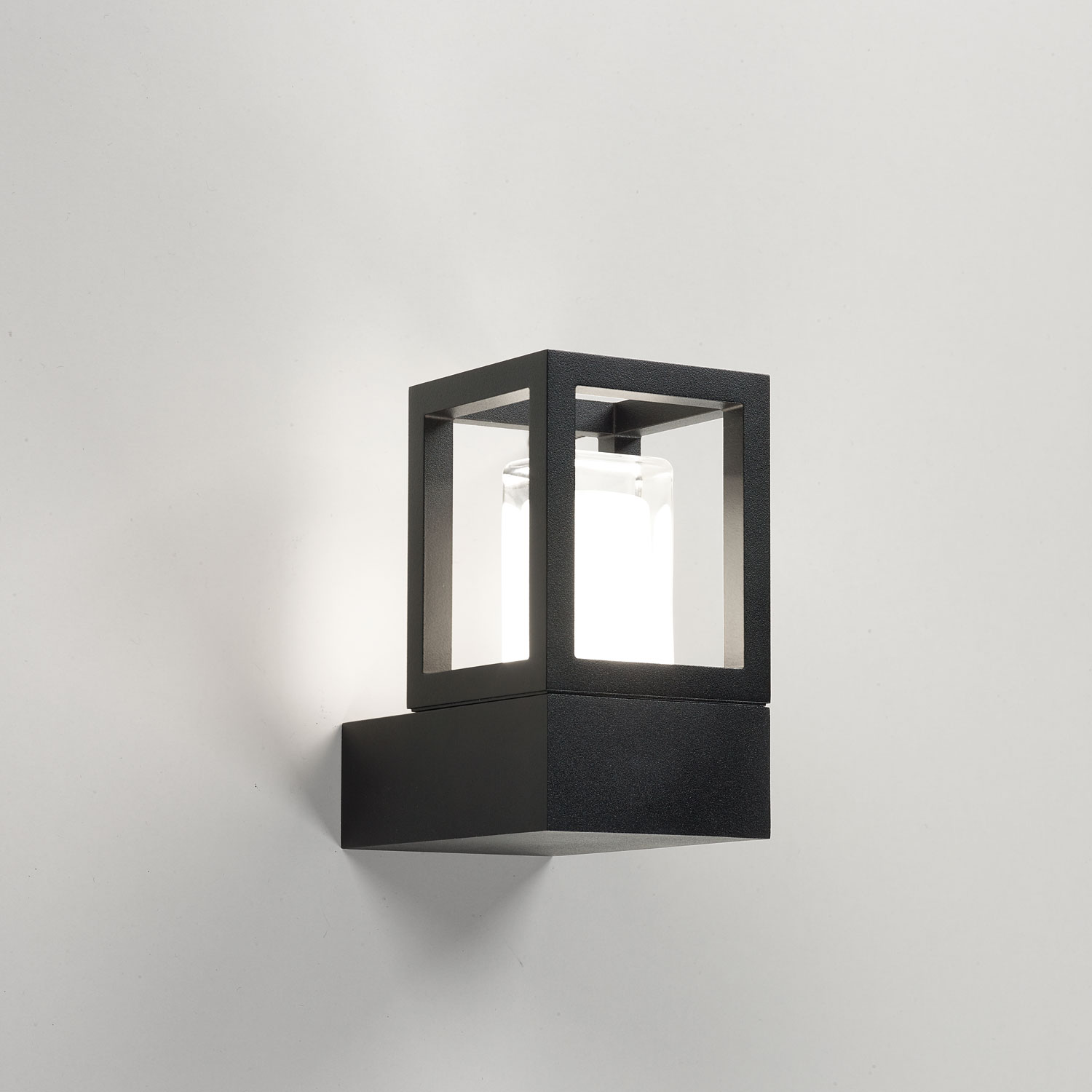 Delta Light 232 022 82 B MONTUR MINI S LED HW, черный, 100-240V 50-60Hz, CRI 80, Галогенные Белый (+2700K), 374 lm 8 W 46 lm W, накладной настенный светильник, Delta Light, Бельгия