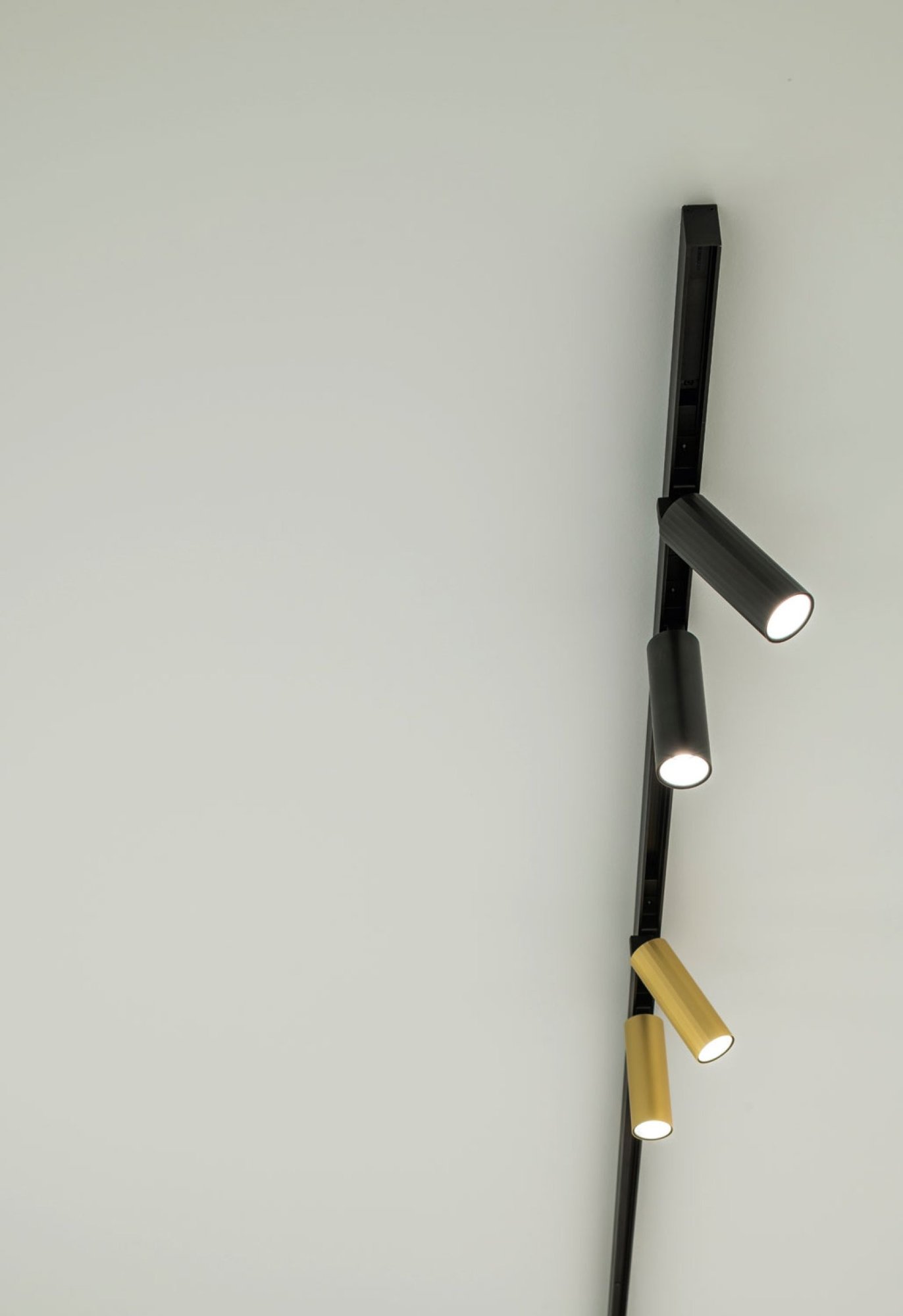 M26L - HEDRA L 92733 DIM5 GC золото цветное Delta Light трековый светильник 4
