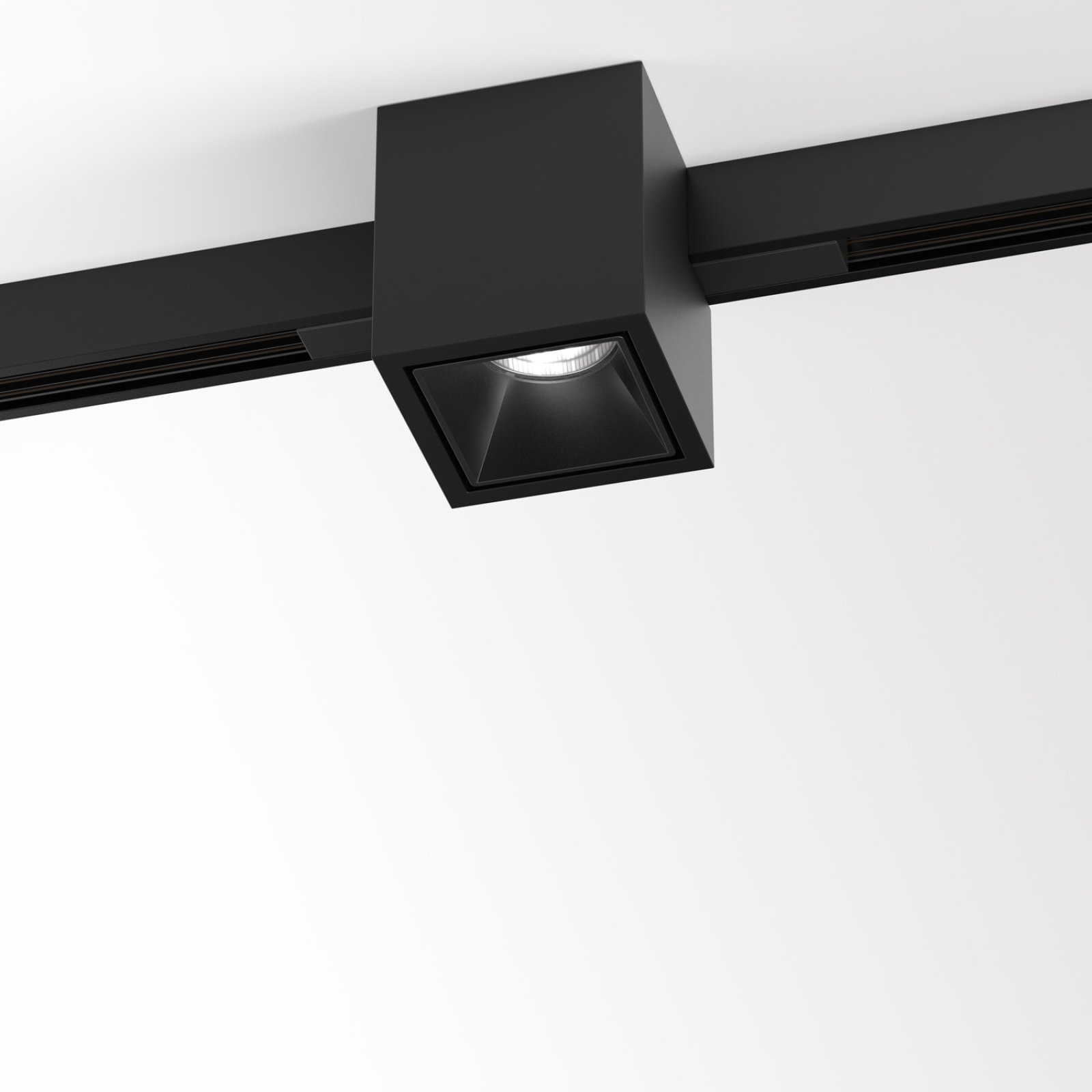 M26L - BOXY L A 92733 MDL B-B черный Delta Light трековый светильник