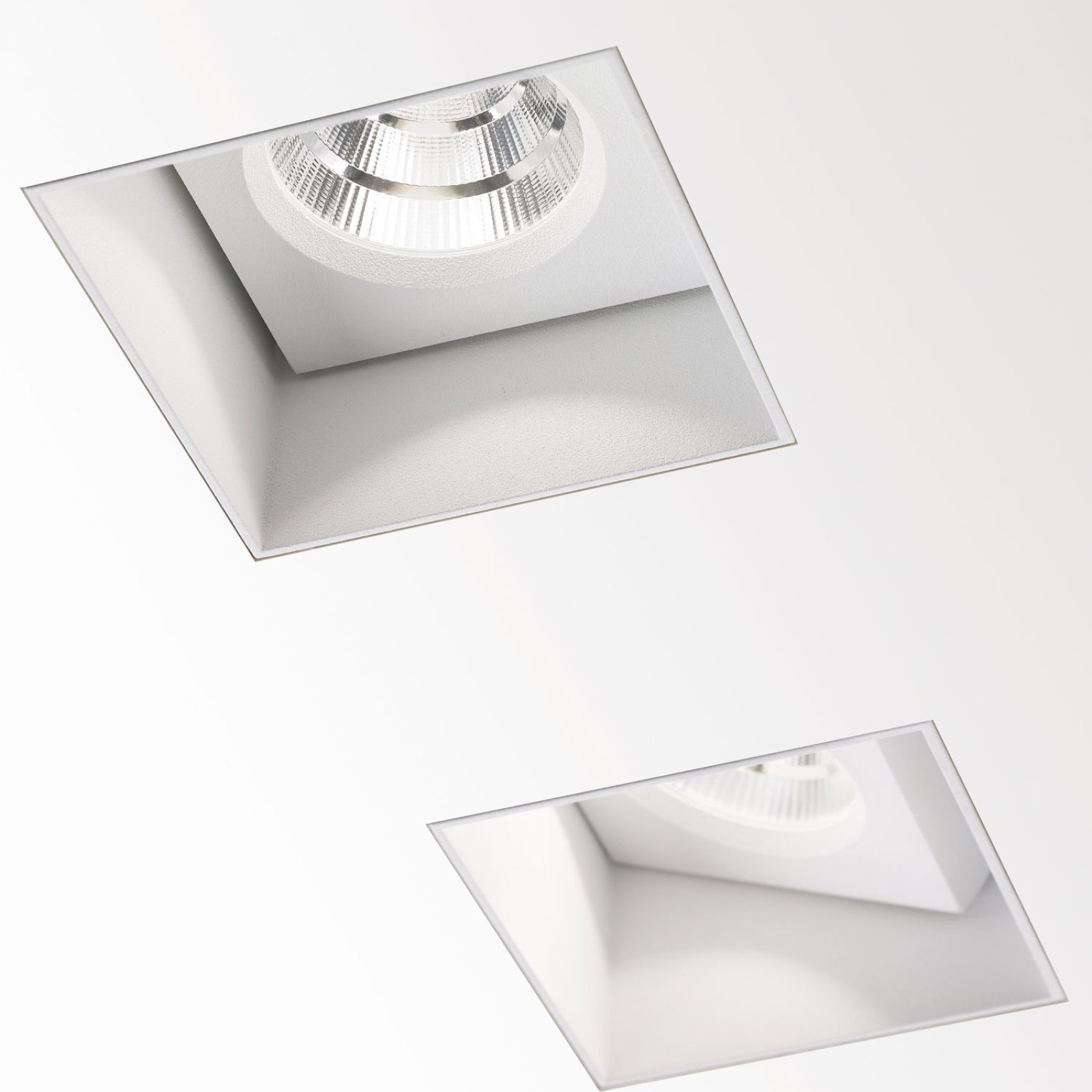 CARREE TRIMLESS OK LED встраиваемый в потолок светильник Delta Light 4