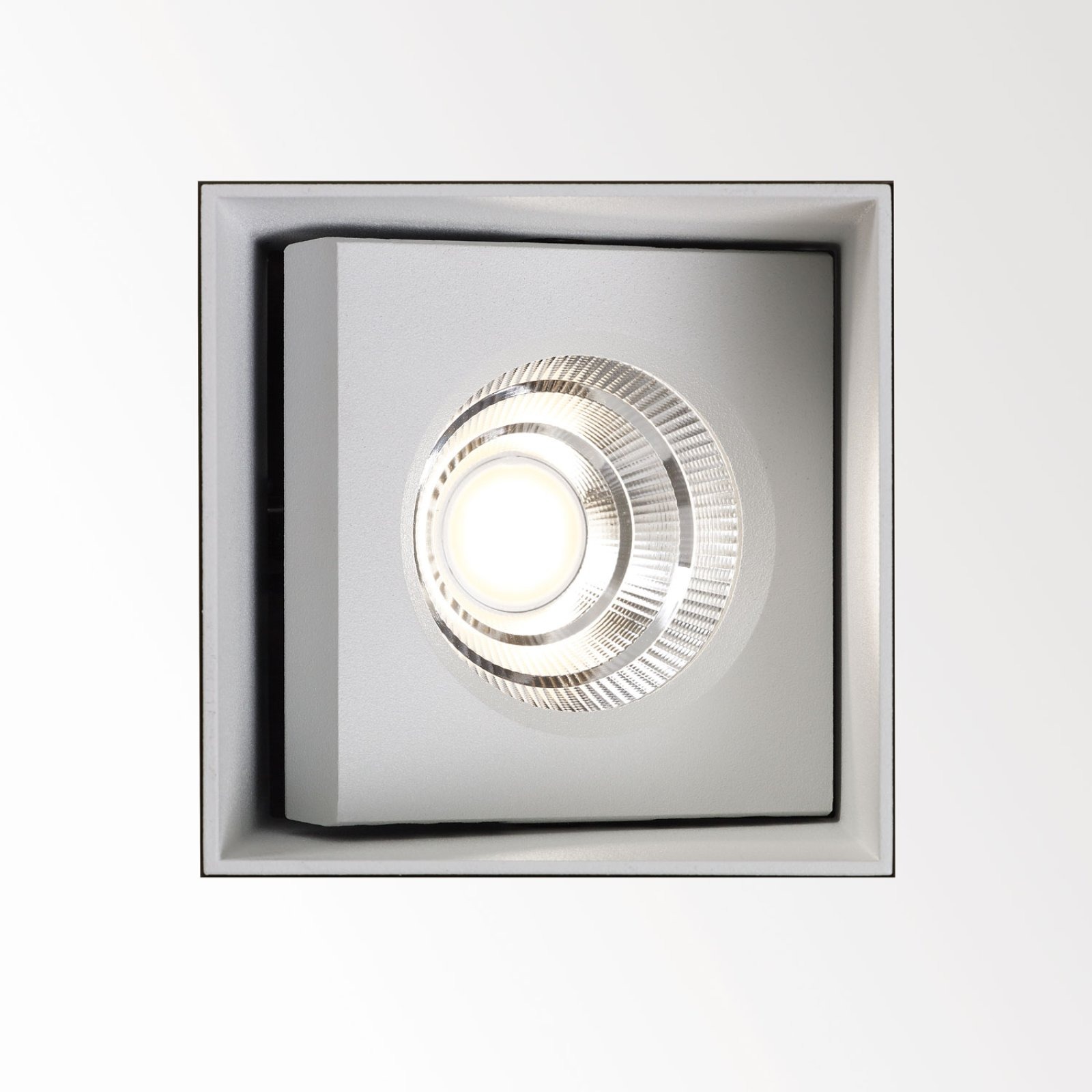 CARREE TRIMLESS OK LED встраиваемый в потолок светильник Delta Light 5