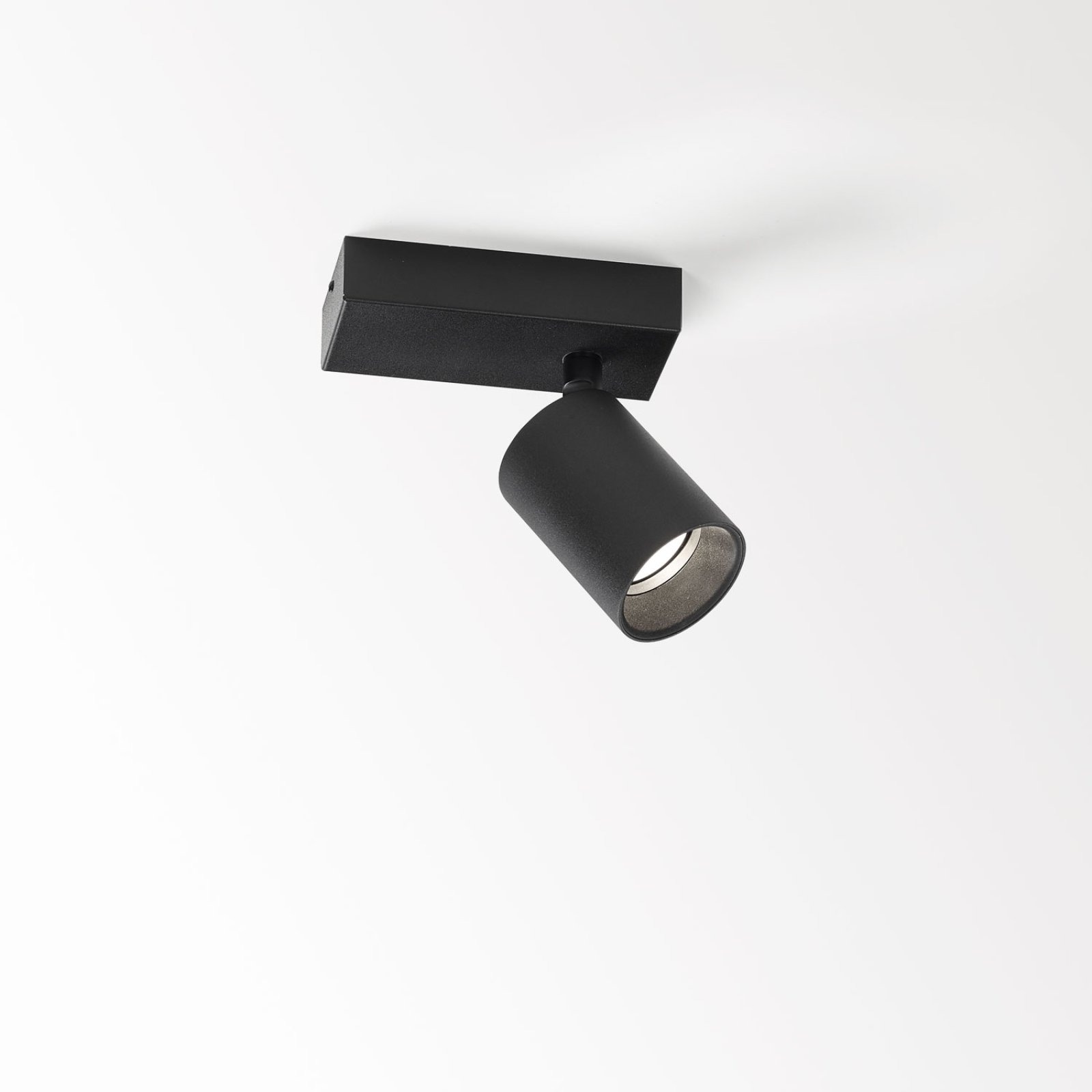 SPYCO ON 1 92733 DIM8 B черный Delta Light потолочный регулируемый светильник
