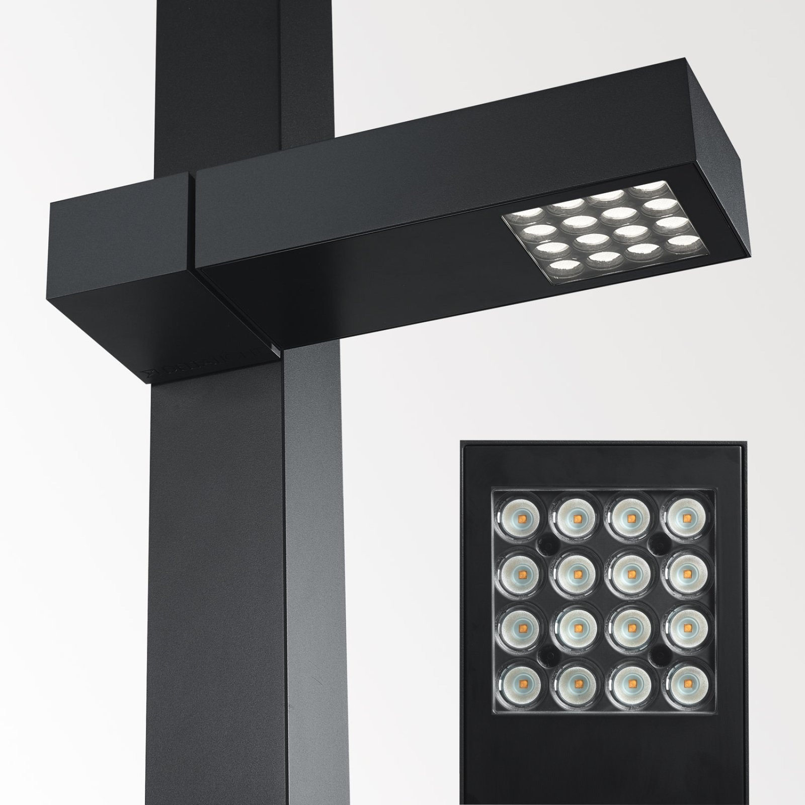 POLESANO 830 FLOOD N-B Delta Light светильник на опору