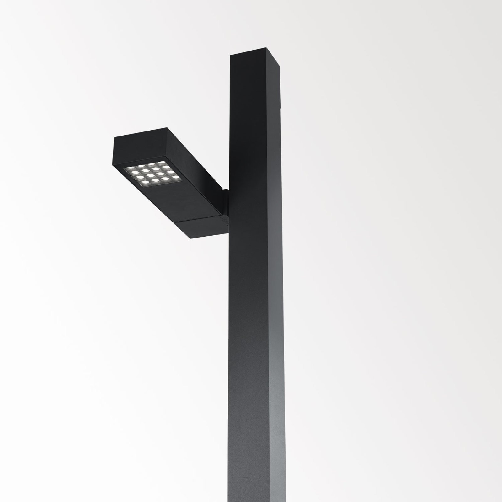 POLESANO 4M - 1 ANCHORED Pole Delta Light 3