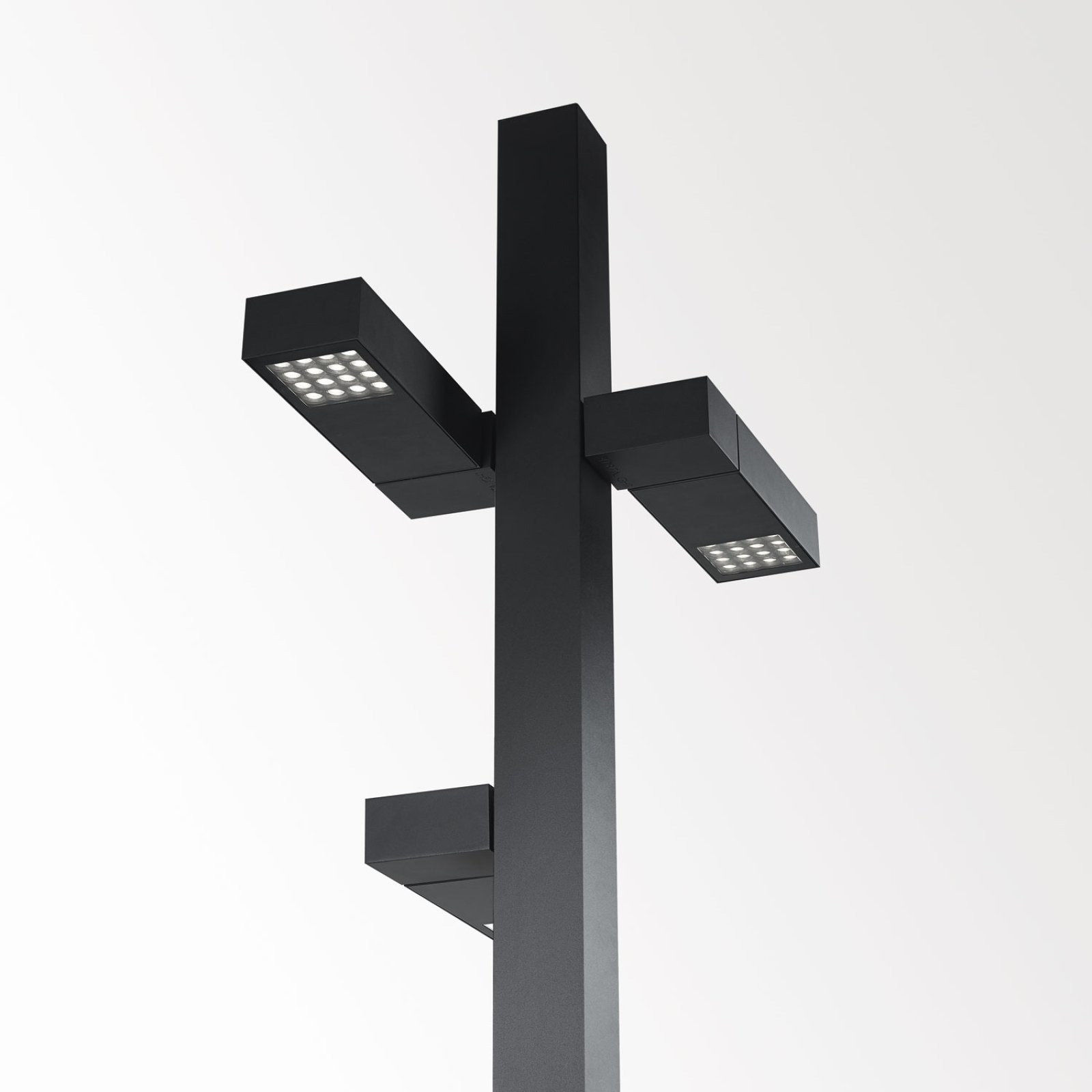 POLESANO 4M - 3 ANCHORED Pole Delta Light 3